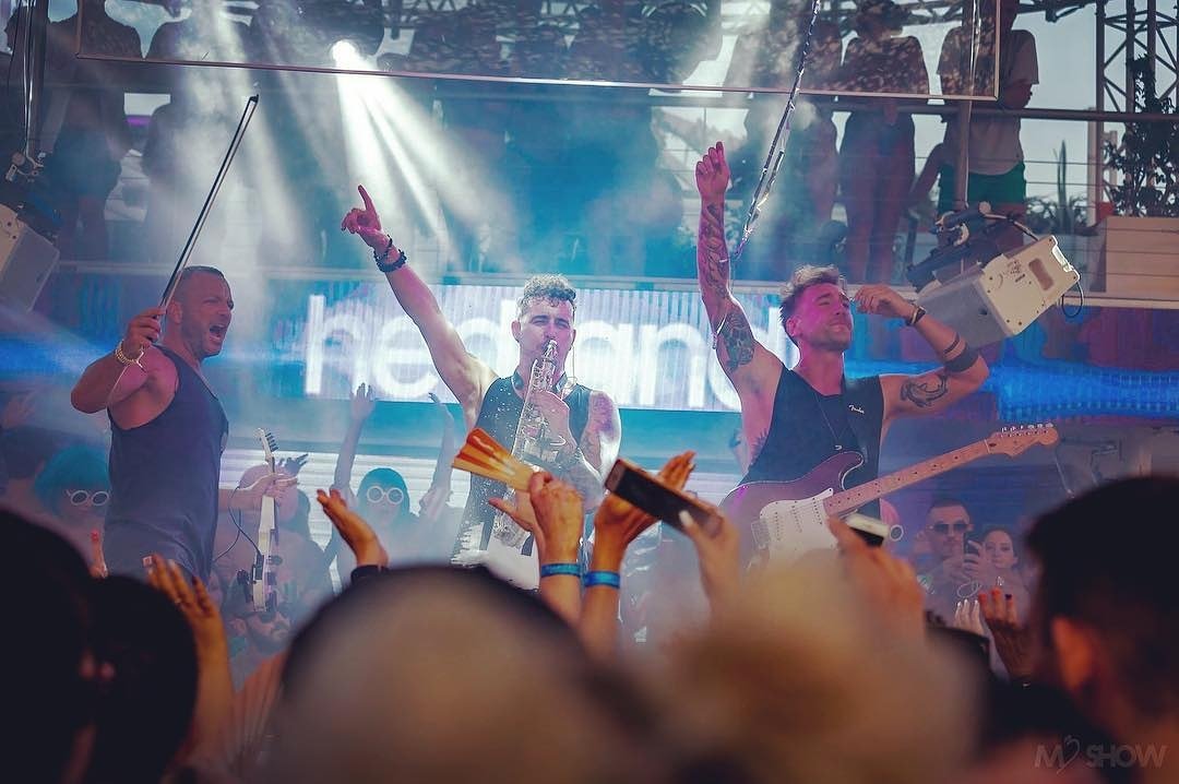 Always find time for the things that make you feel happy to be alive!.
🎻🎸🎷🎹🔥

#ibiza #music #party #ibizaviolinist