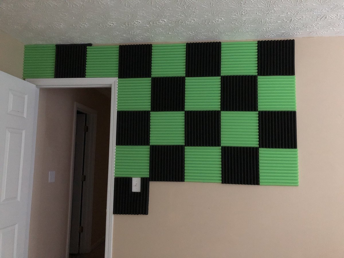 tqv_luna's tweet image. When bae comes through #Imbae #soundproofing #gameroom @tgc_luna