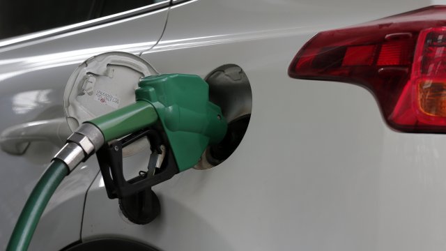 Cooperativa's tweet photo. [Audio] #PuertoWilliams: La bencina más cara de Chile está en Cabo de Hornos: Su alcalde pide subsidio al transporte del combustible #CooperativaRegiones https://t.co/N4fvR5Lilg https://t.co/xtLrtLLUG4