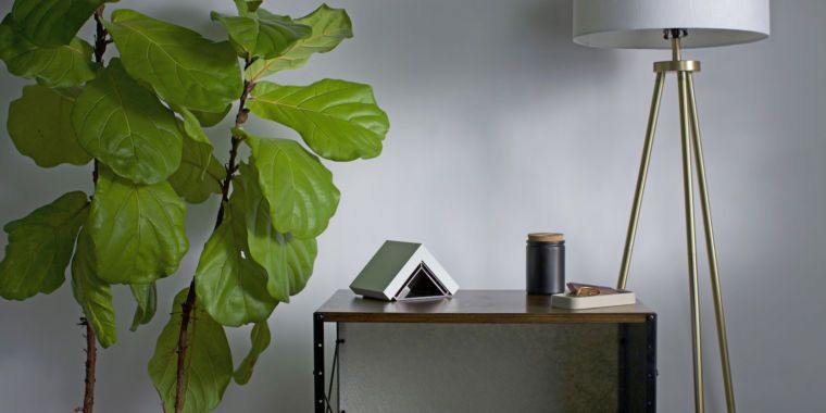 alan_whitton's tweet image. Meet Helm, the startup taking on Gmail with a server that runs in your home for $500 a year bit.ly/2EuNd6d