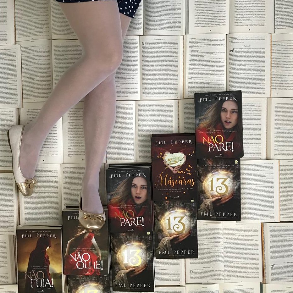 FMLPepper's tweet photo. Epa! Para que lado eu vou??? A direção pouco importa quando o caminho é feito de livros!
#FMLPepper #naopare #mascaras #edvalentina #treze #Galerarecord #livro #leitura #amoler https://t.co/MrtPM8wAEZ