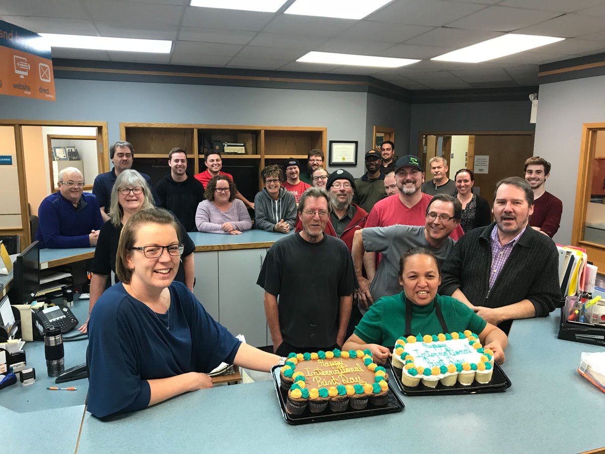 LeechPrint's tweet photo. Everyone say "Happy International Print Day!" 

Any excuse to have cake, right?

#IPD18 #PrintWith #LeechPrinting #PrintingandBeyond #BdnMB https://t.co/s5hnqFOEwB