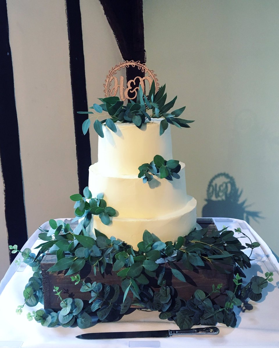 SkyBakehouse's tweet photo. Our first wedding cake! 3 tiers of our award winning carrot cake smothered in our silky Swiss Meringue Buttercream. What do you guys think?! Congrats to Helen &amp; Dom! #skybakehouse #weddingcake #wedding #cakedecorating #eucalyptus #carrotcake #homemade #supportsmallbusiness https://t.co/U0nU5gINWX
