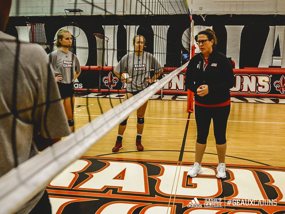 RaginCajunsVB's tweet photo. Putting in work 💪

Gearing up for the second half of Sun Belt play, which starts Friday at EKL!

#GeauxCajuns ⚜️ https://t.co/Snb0dIC3UK