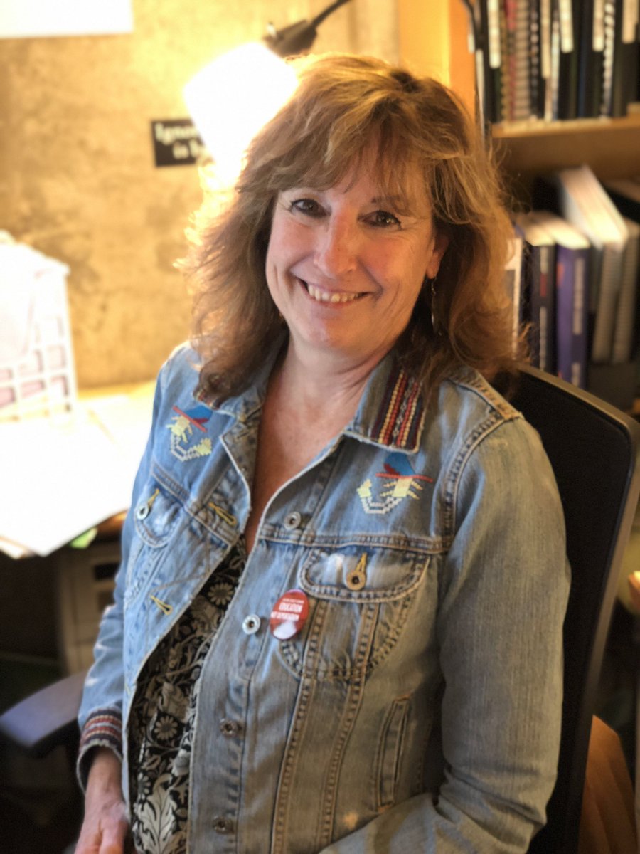 oldlrcft2279's tweet photo. It’s @SacCityCollege @LRCFT2279 Pres Annette Barfield sporting her #EducationNotDeportation button while she counsels her students. #undocumentedstudentweekofaction #cccfordaca @BryanHa1 https://t.co/WQ5VqR6Cde