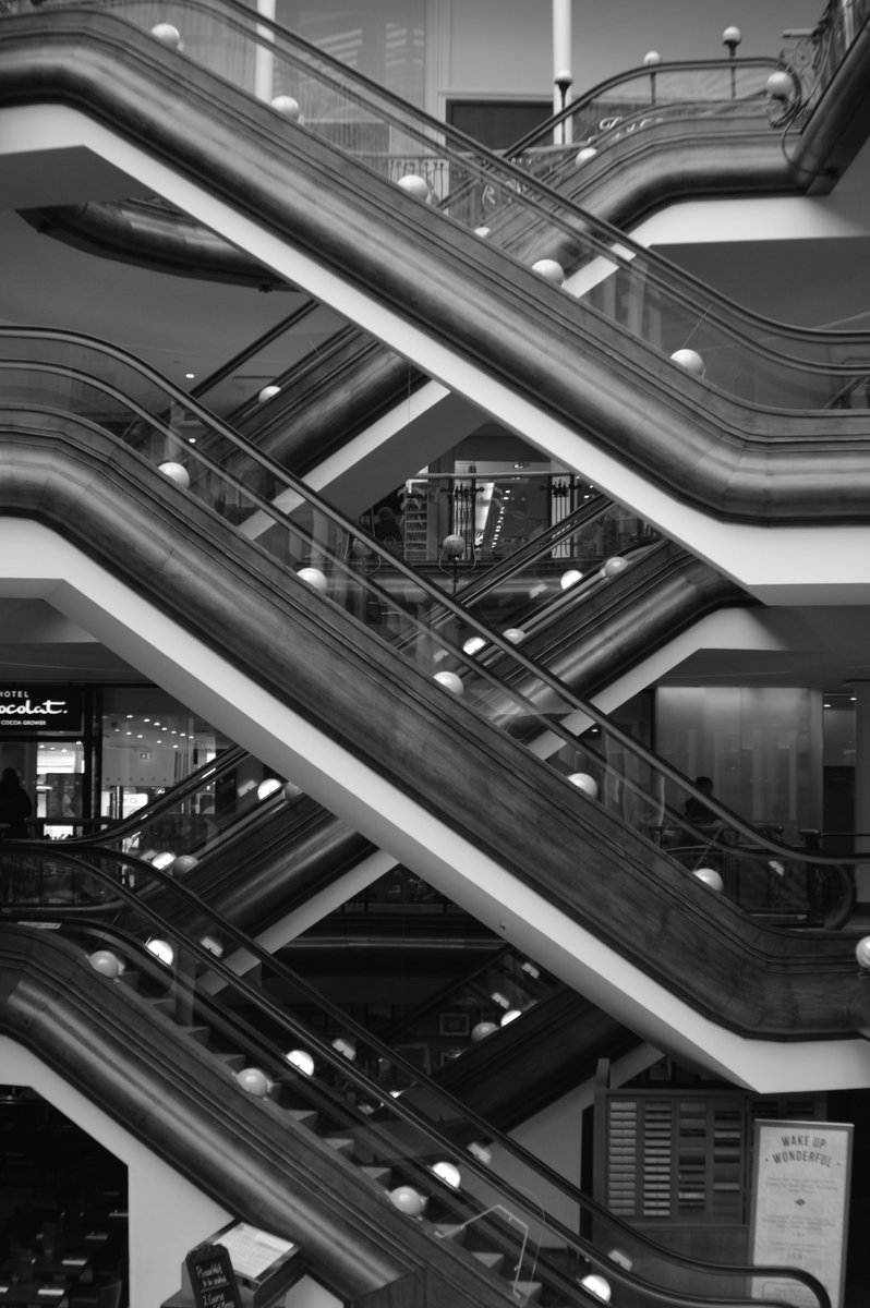 PABL0_86's tweet photo. #photographyinstitue #PIstudent #GlasgowCity #glasgowlife #blackandwhite #bnw #princesssquare #art #photography #travel #travelphotography https://t.co/9BBQmAKnzv