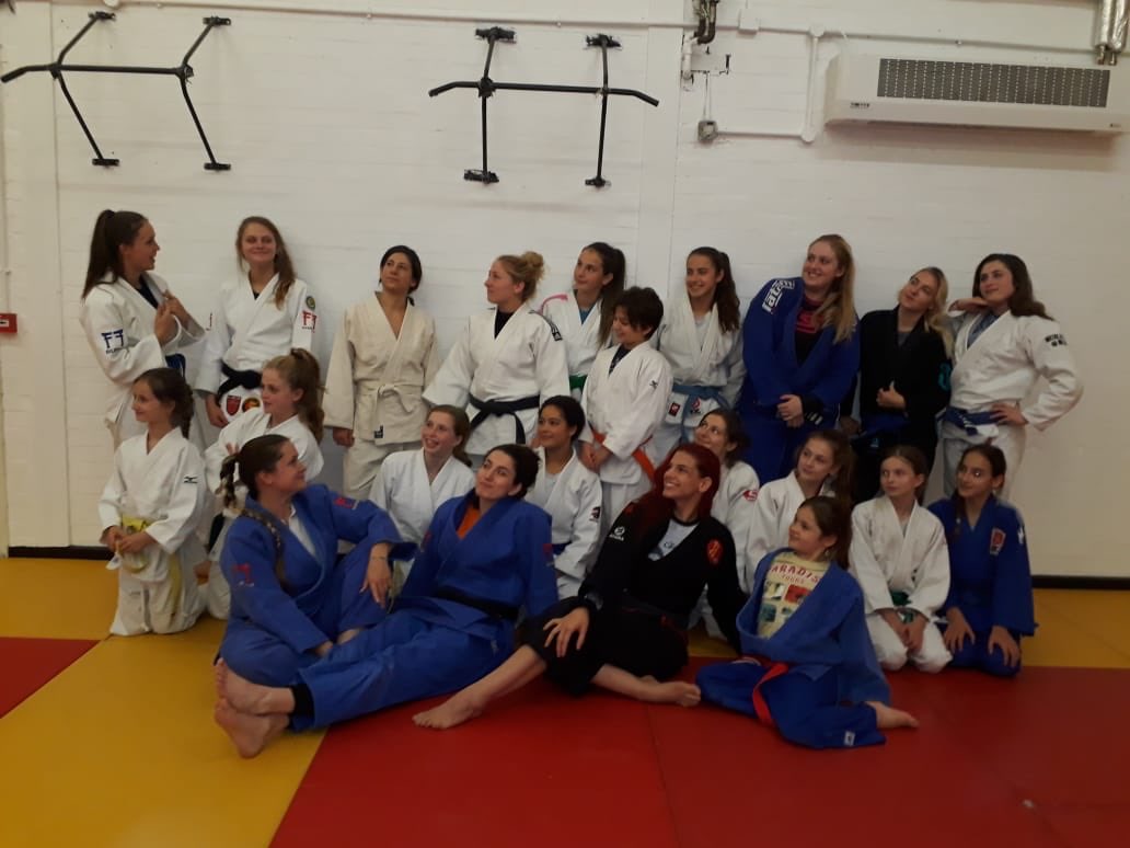 EalingJudoClub's tweet photo. Just a few shots from the @claudiadoval Masterclass tonight. That was a fantastic session. So many gentle, easy details and all pointed at #Judo #ThisGirlCan #NoreThanSport #grappling #BJJ #DeLaRiva #StrongTeam #HalfGuard #SpiderGuard #MatRats #CloseTheSpace #LoveMyClub https://t.co/rFwff42i11