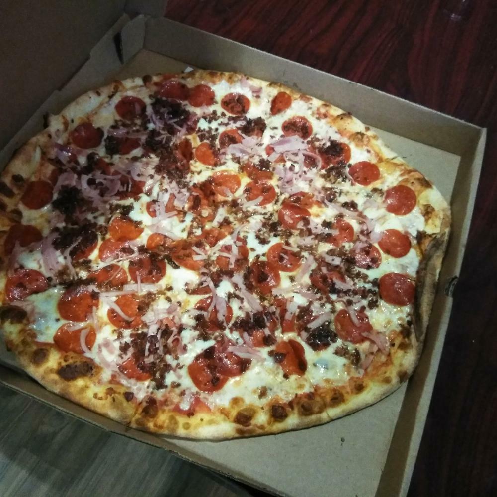Punkay's tweet photo. Fo free. @getstealz #sliceofnypizza https://t.co/hlMbk8UOsC