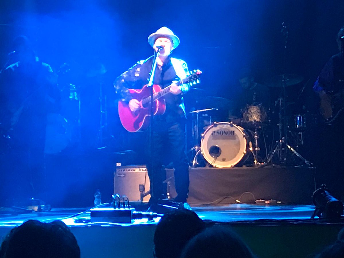 Paul Carrack live in Musis Parkzaal Arnhem.
Paul Carrack gaf vanavond een fantastisch concert met zowel oud als nieuw werk. Prachtig zoals een artiest, die al jaren meeloopt, een zaal nog plat kan spelen.
