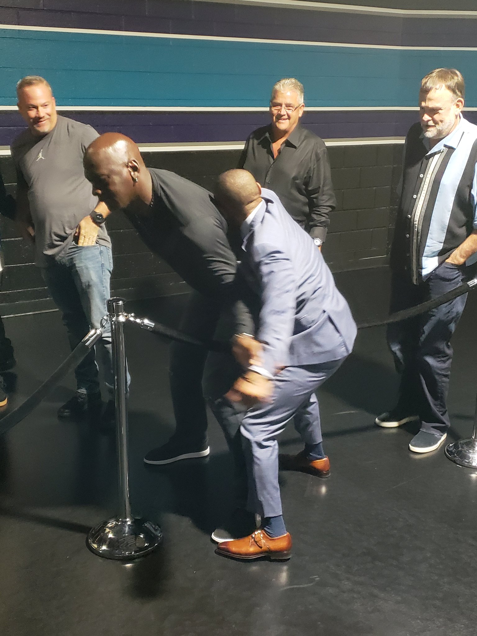 Rod Boone on Twitter "Michael Jordan horsing around with Muggsy Bogues. MJ joked he would give