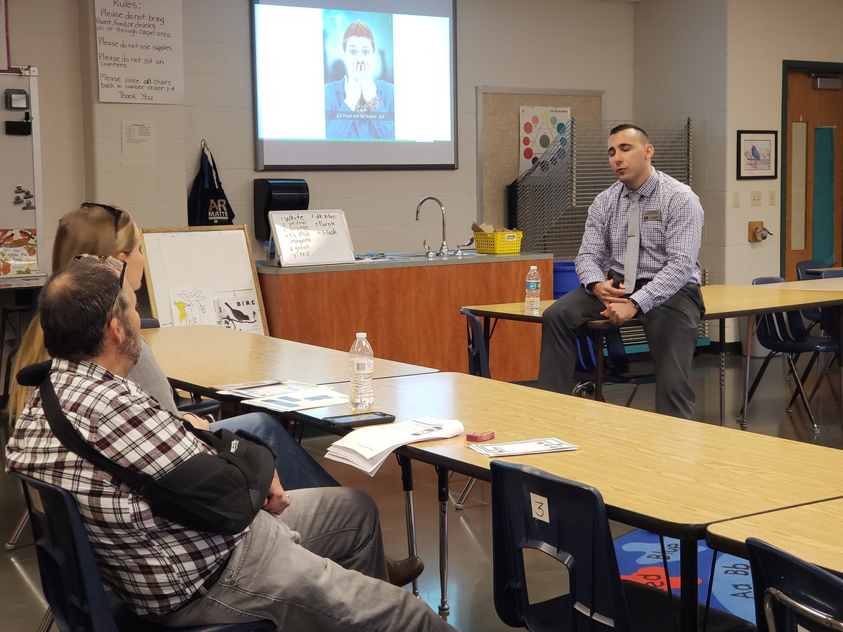 OrchardFarmRV's tweet photo. @JPPrezz chats with families at #FamilyTechTalk https://t.co/9iHC5H1ckw