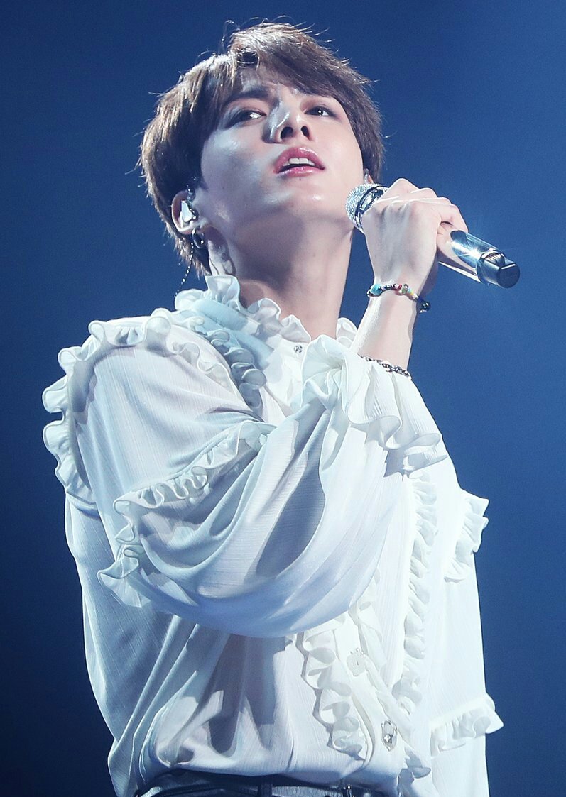 Jiminssi1095's tweet photo. Vocal King's ๐๐๐๐๐๐๐ @BTS_twt @bts_bighit
#BTSinBerlinD2 #์ธ๊ธฐ์์_์์ด๋ฆฌ์ฌ๋ฐค #BTSLoveYourselfTour #TTUT #BTSARMY #BTS #Jinisourtreasure #JIMIN #taehyung #JUNGKOOK https://t.co/zZdwkiHdvz