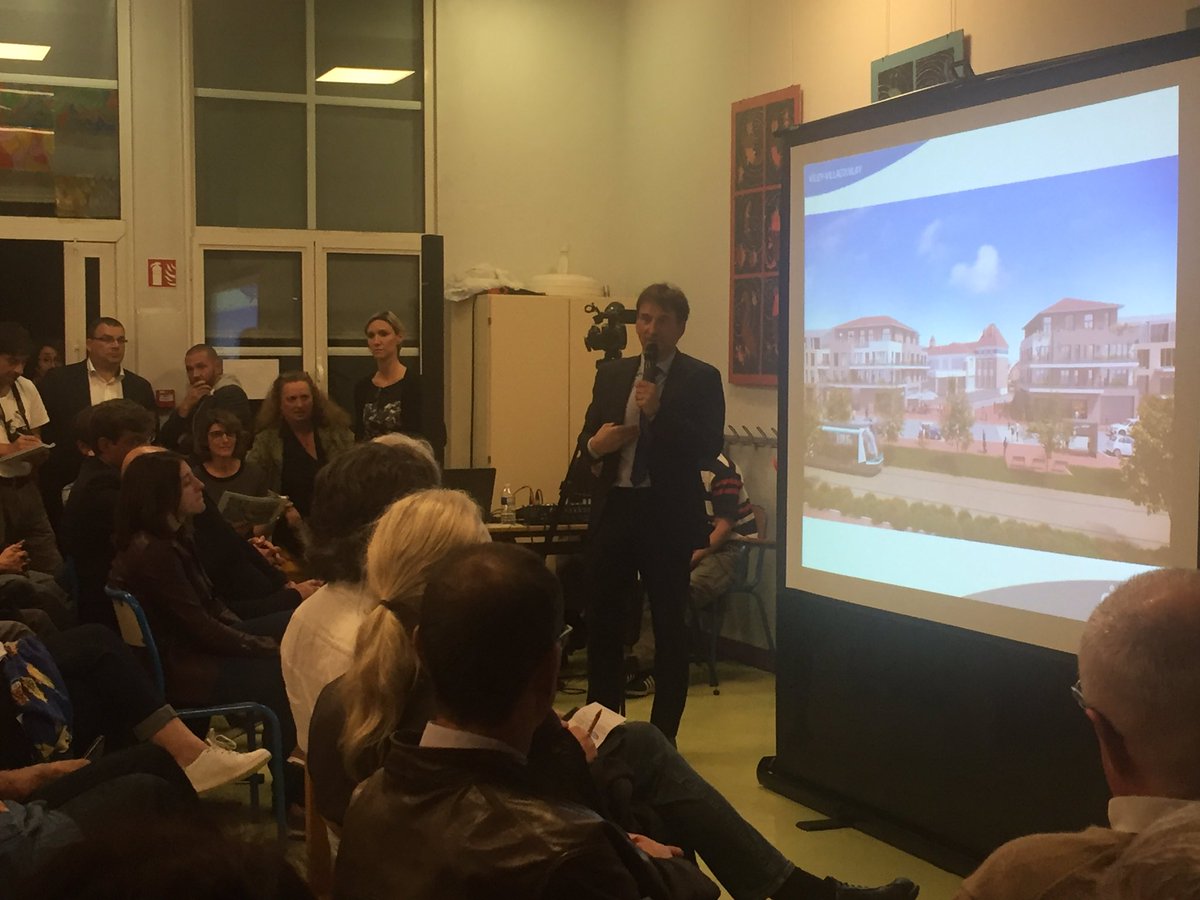 Vélizy En Marche (@velizyenmarche_) on Twitter photo Projet entrée de ville. <a href="/PascalThevenot/">Pascal Thevenot</a> en très grande difficulté ce soir lors d’une réunion publique face à 200 personnes, hostiles à son projet de bétonnage de l’entrée de la ville de #Vélizy Projet entrée de ville. <a href="/PascalThevenot/">Pascal Thevenot</a> en très grande difficulté ce soir lors d’une réunion publique face à 200 personnes, hostiles à son projet de bétonnage de l’entrée de la ville de #Vélizy