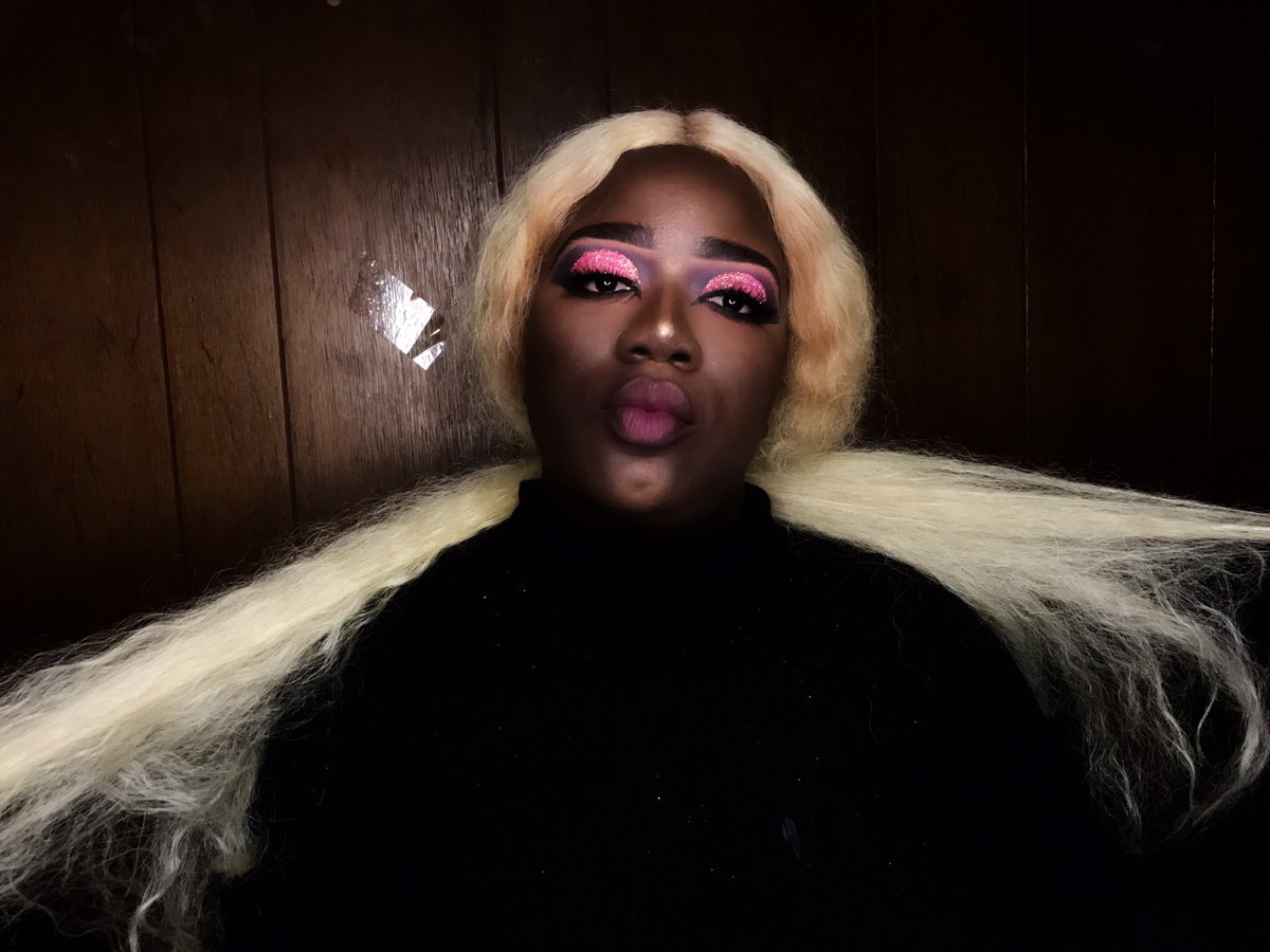 makeupbyaston's tweet photo. PINK CUT CREASE 🌸 https://t.co/zrxZTciekC