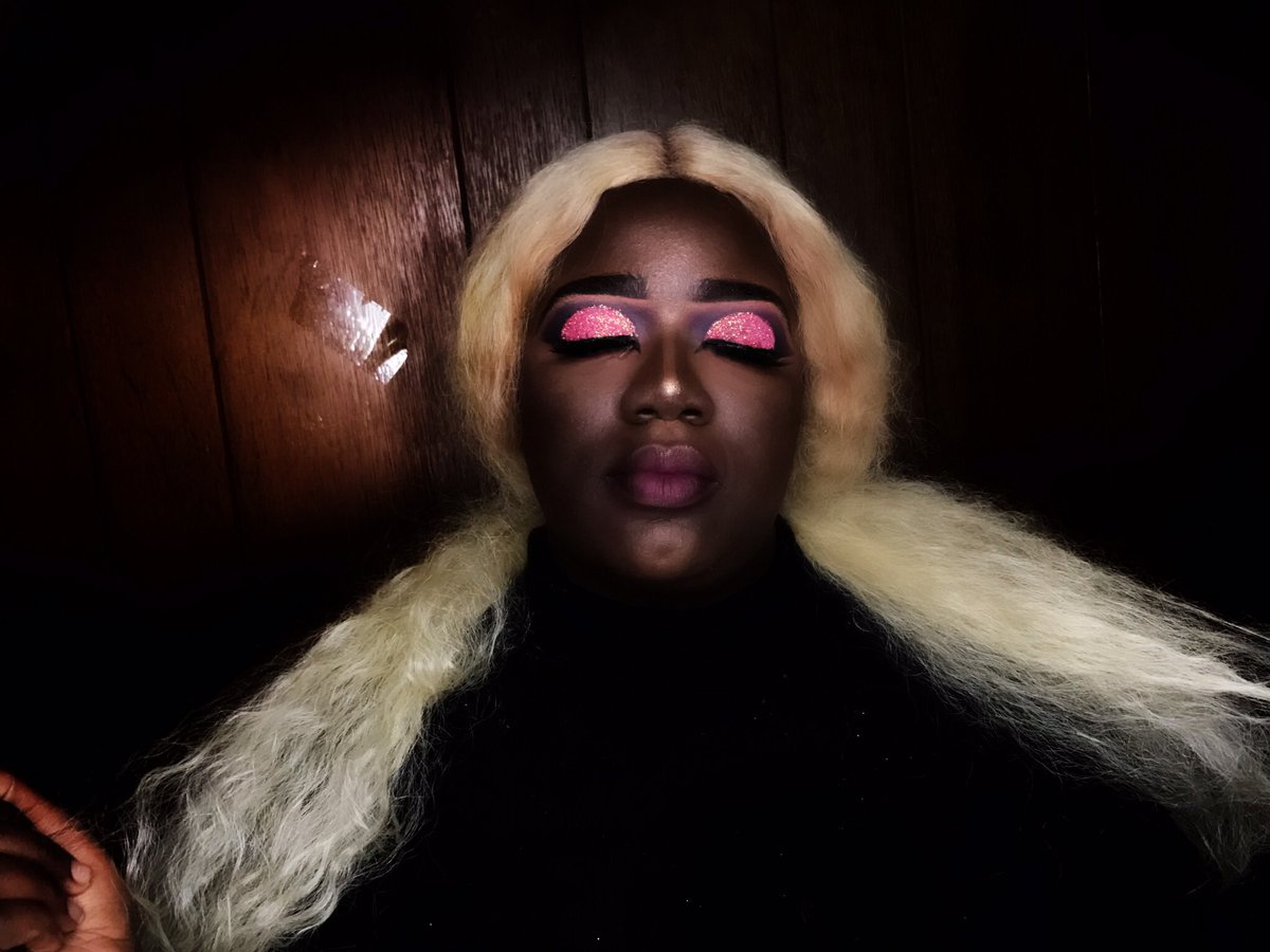 makeupbyaston's tweet photo. PINK CUT CREASE 🌸 https://t.co/zrxZTciekC