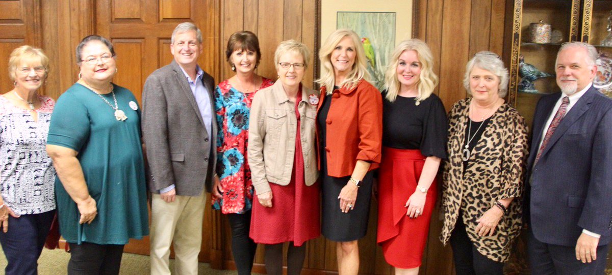 LynnFitchAG's tweet photo. What a privilege to speak @ Jones County Republican Women's annual membership drive!  Thank you for coming out, Rep. Scoggin and Rep. Staples.  And Auditor @shadwhite's mother  is here tonight too!  Thank you, @tiffparrish, for inviting me to join you! @JonesCoRW @NFRW @MSGOP https://t.co/UYBnJBfcnH