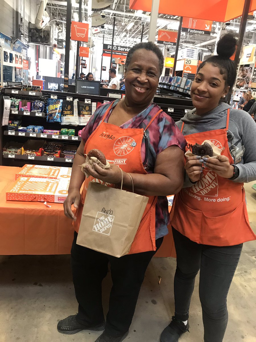 Young_Lioness08's tweet photo. Today is Dunkin Donuts Day at 1208! Appreciating D90, D96, D31 and D94 with some donuts, coffee, hot cocoa and juice! Thank you guys for all you do! #CamandFriends2018 #dunkinday #thankyou #morningcrew https://t.co/7dXUjOPPLz