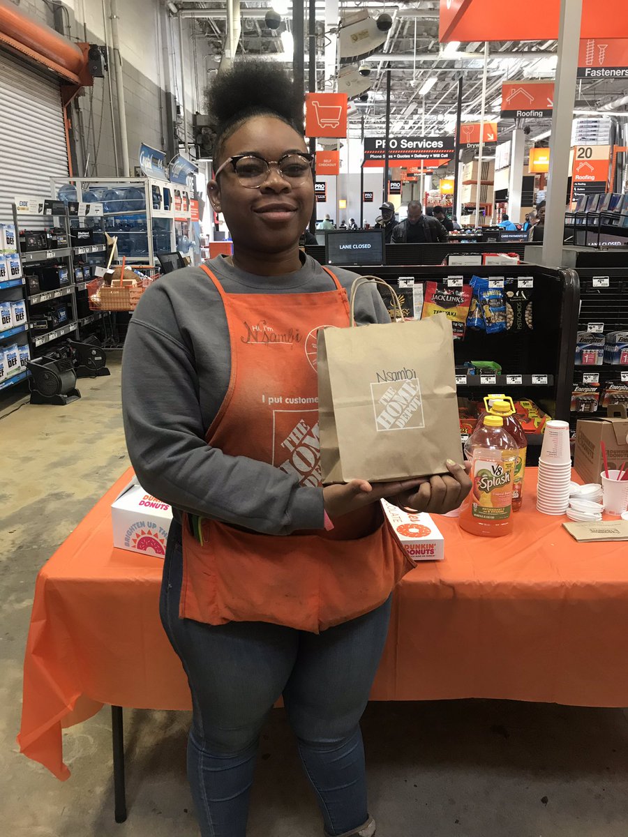 Young_Lioness08's tweet photo. Today is Dunkin Donuts Day at 1208! Appreciating D90, D96, D31 and D94 with some donuts, coffee, hot cocoa and juice! Thank you guys for all you do! #CamandFriends2018 #dunkinday #thankyou #morningcrew https://t.co/7dXUjOPPLz