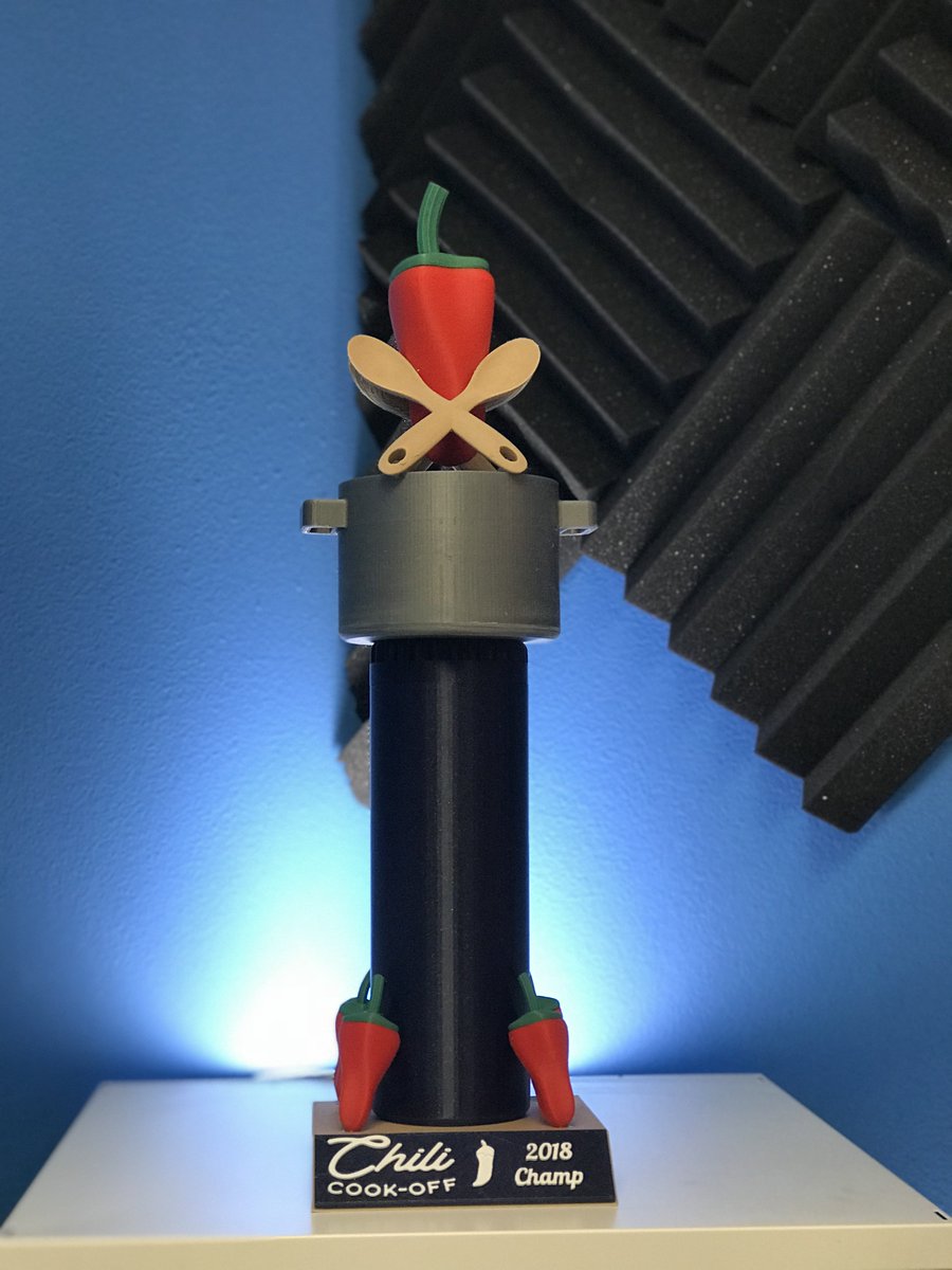 Rgrandy12's tweet photo. Anyone else have competitive friends? Gotta have some sweet #3dprinted hardware to walk away with! Printed on @PulseDDD & @Ultimaker machines in @MatterHackers MH Build Series PLA & @Fillamentum Vertigo Starlight PLA. #chilicookoff2018 https://t.co/JO1YD3fSlw
