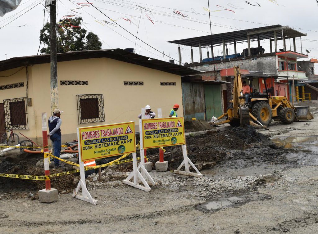 GADMJujan's tweet photo. [Más sectores de la cabecera cantonal son intervenidos en la construcción del agua potable]

Barrio Lindo, calle 24 de Mayo (más conocida como El Bolsillo) y Los Antolines, están siendo intervenidos en la construcción del sistema de agua potable que se ejecuta en #Jujan. https://t.co/gyqlBHf4EY