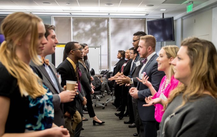 CGCareersUSA's tweet photo. Have you wondered what it's like to be a Manager In Training at @compassgroupusa?!? Learn more through virtual reality. #CompassMITLife
Desktop: https://t.co/3DeRxdKnd6
iOS: https://t.co/prSTLL3clF
Android: https://t.co/waYVqOGtTf https://t.co/nL2bEO26r1