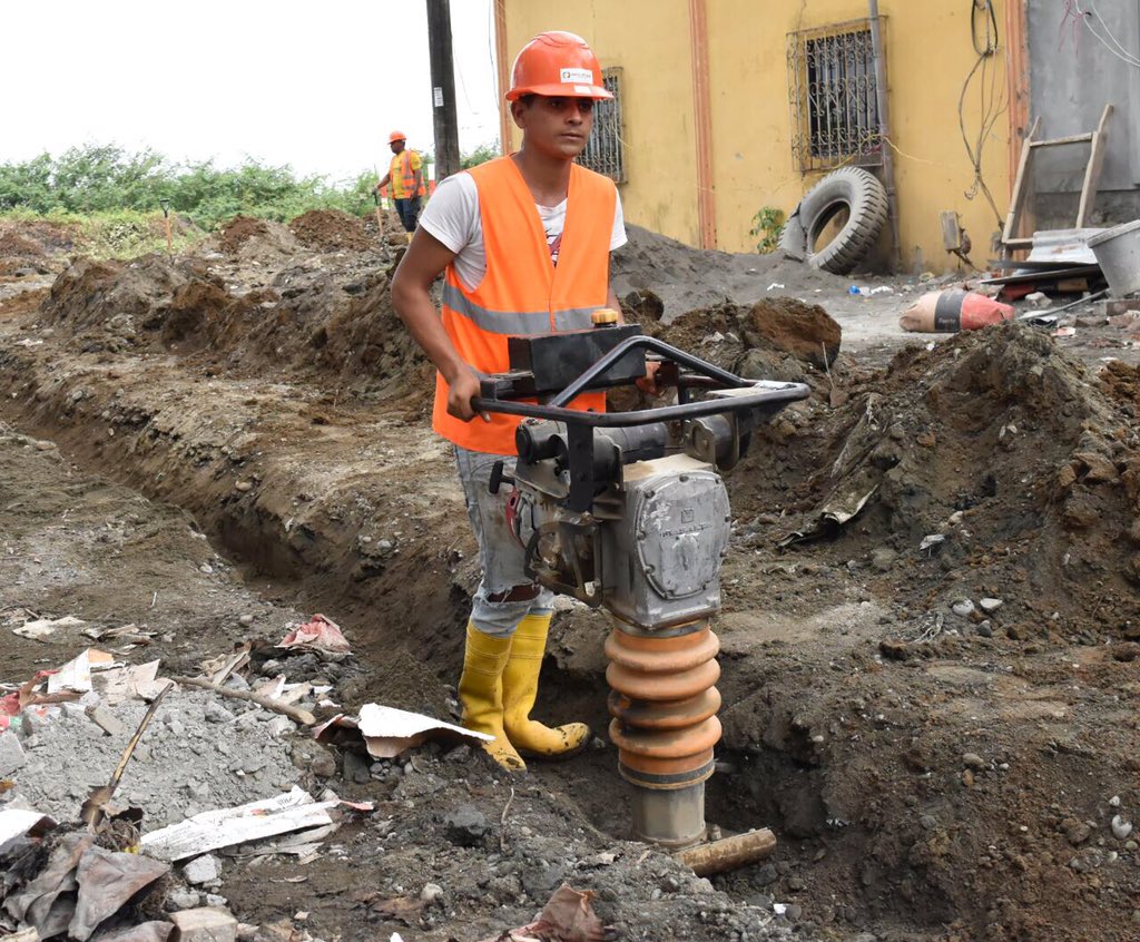 GADMJujan's tweet photo. Seguimos cumpliendo y trabajando por el bienestar de las familias jujanenses que gracias a la administración liderada por Nicolás Ugalde, contarán por primera vez con el servicio de agua potable. 

#NicoAlcalde #NicoSigue https://t.co/7iHDAv5vEU