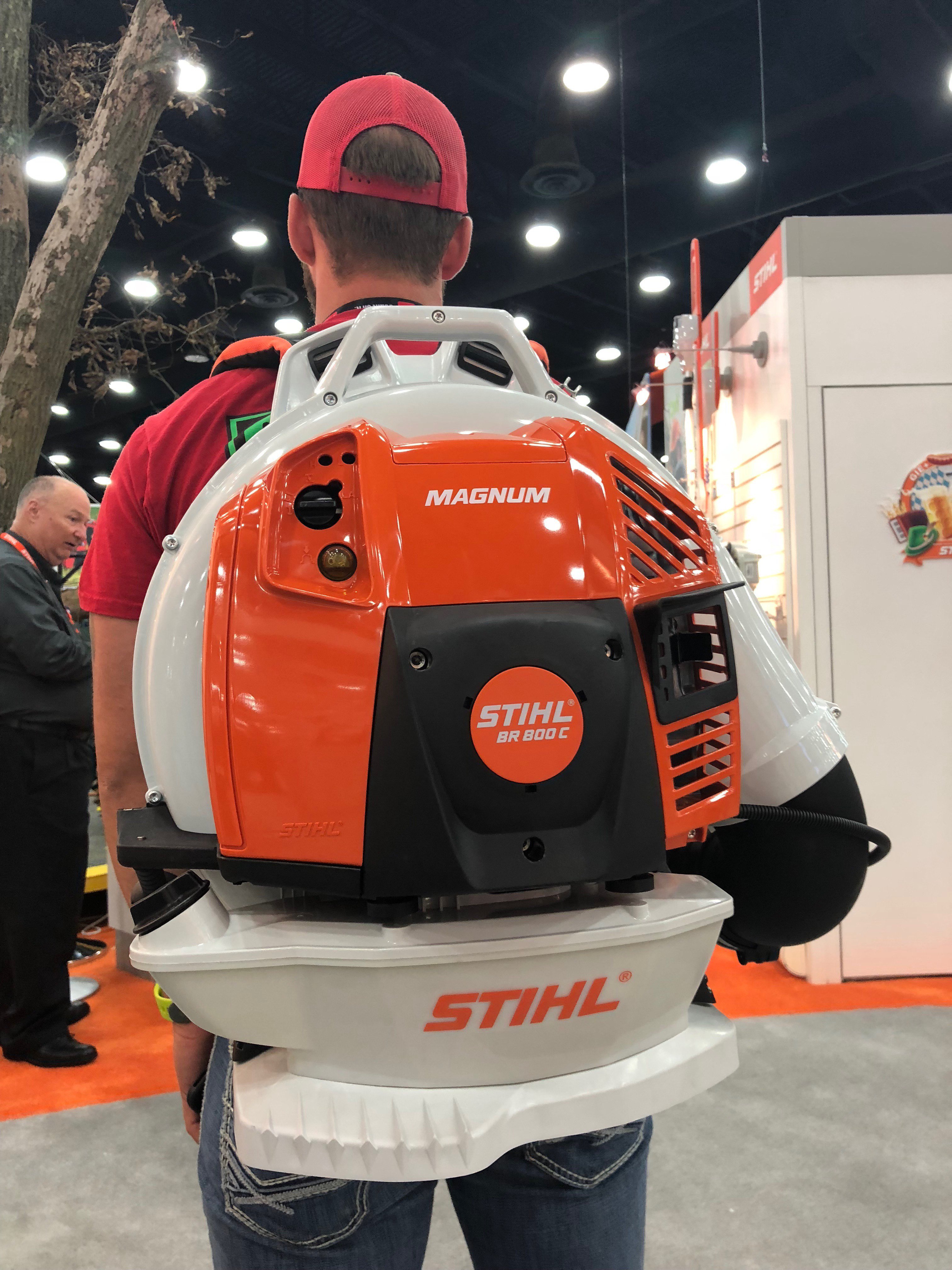 Comparing The Stihl BR 800C Leaf Blower To The BR 800X Leaf