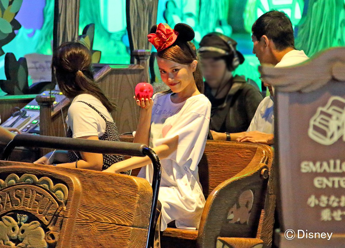 高橋みなみの これから 何する ベルちゃんの フォトレポート 次は 東京ディズニーランド のファンタジーランドにあるアトラクション 白雪姫と7人のこびと を楽しみます ライドタイプの屋内アトラクションで トロッコに乗り込んで 高橋みなみの これから 何する ベルちゃんの フォトレポート 次は 東京ディズニーランド のファンタジーランドにあるアトラクション 白雪姫と7人のこびと を楽しみます ライドタイプの屋内アトラクションで トロッコに乗り込んで
