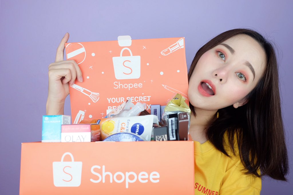 Viviennewonder's tweet photo. เธอ Shopee มีโปรดีๆ เยอะมาก อยากช้อปแบรนด์ไหนมาดู Shopee นี่ ตอนนี้ลดสูงสุด 90% โปรชิ้นที่ 2 1 บาท ของเยอะมาก มีหลายอย่างยังไม่เคยลอง เดี๋ยวมารีวิว ส่วนใครเป็นลูกค้าใหม่ ซื้อครั้งแรกลด 100 บาทเลย เอาโค้ท SHP9LX6 ไปใช้โลด #ShopeeTH #ShopeeBeautyBox https://t.co/UtYmWTXoxK https://t.co/lXtl1S4sFR