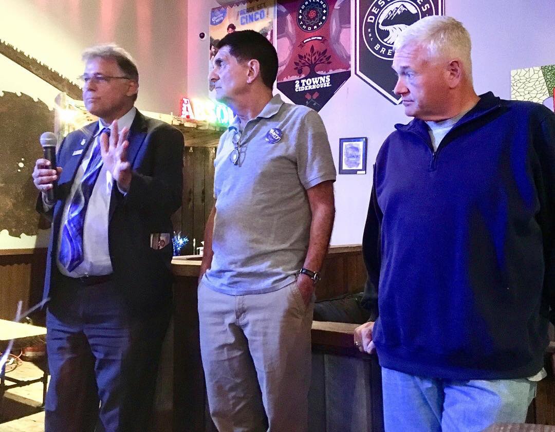 BarryForHD18's tweet photo. Pizza and Politics with @PaulEvansOregon and @BillBurgess5 Had a great time with these two phenomenal candidates and everyone who came to engage with the political process. #communityfirst #voteforchange #vote4barry #orpol #pizzaandpolitics https://t.co/5qPwCllbKC