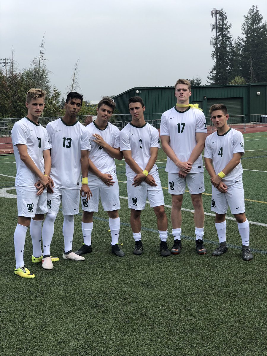abodali25's tweet photo. Enjoy some little ball big net tomorrow night at 7... oh yeah also it’s senior night!! Come support your boys!! #SBS #LMB #DPFF @WESTLINN_ASB ⚽️🏆🦁 https://t.co/2lbnLXSA3O
