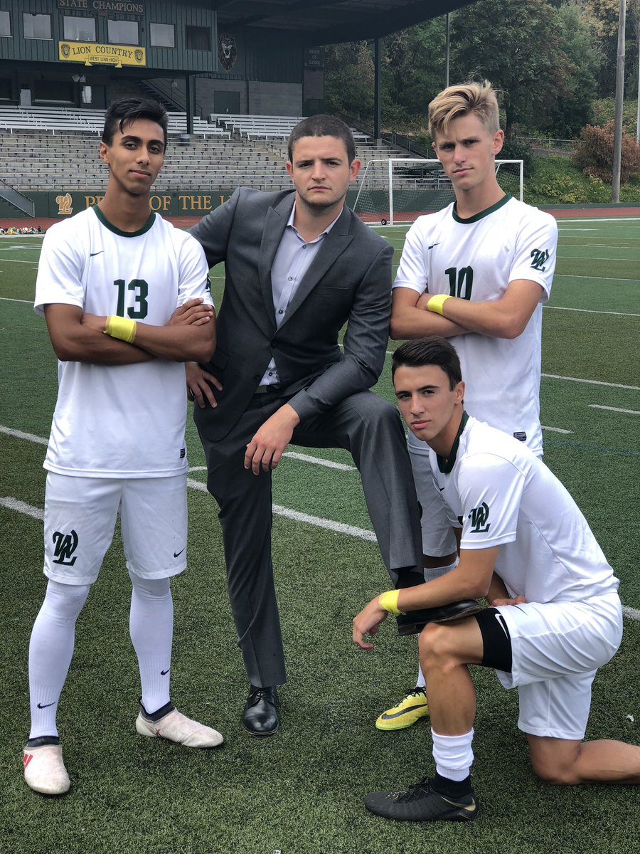 abodali25's tweet photo. Enjoy some little ball big net tomorrow night at 7... oh yeah also it’s senior night!! Come support your boys!! #SBS #LMB #DPFF @WESTLINN_ASB ⚽️🏆🦁 https://t.co/2lbnLXSA3O