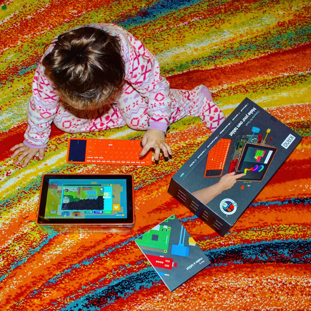 nurse_shannan's tweet image. To learn more about this @teamkano 💻 build your own computer kit visit 
kano.me/store/us/produ…
#kanocomputer #sponsored #creativecoding #CodingWand
.#toddlerfun  #mamarazzi  #kidsofinsta  #motherhoodrocks  #toddlerph #momslife  #kids #momswithcameras  #letthembelittle #review