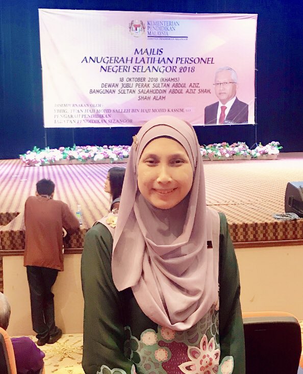 BadaHasnan's tweet photo. Rejoicing the teachersโ fruits of labour!! Congrats BJrians!!
#onlyinsmkbj
#anugerahlatihanpersonelselangor
#togetherwecandogreatthings https://t.co/vwuv5ct9rf