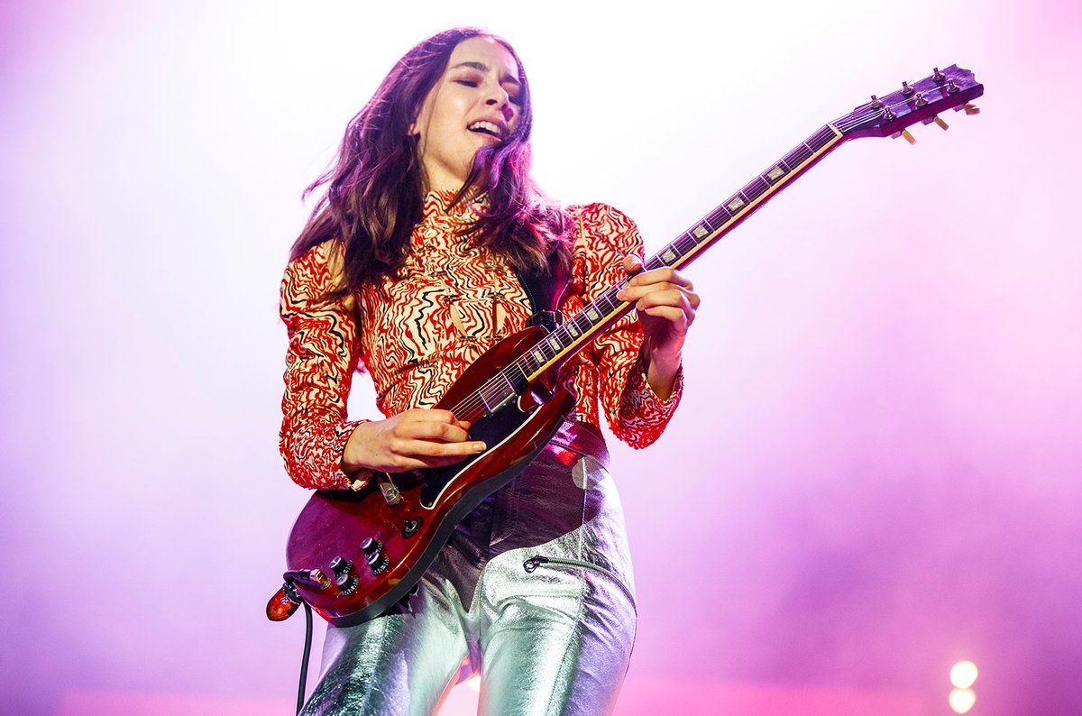 billboard's tweet photo. Fender study reveals 50% of new guitar players are women https://t.co/GiQPTnMdOJ https://t.co/0zmtcGOU5U
