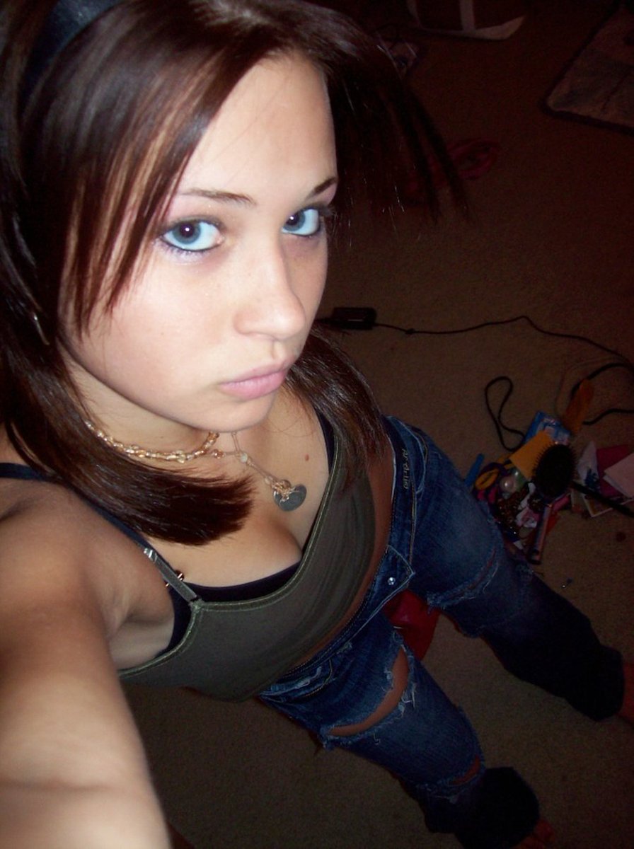 Smart_Is_Smexy's tweet photo. 👑💛Follow Me For Sexiness❤💋
#Jailbait #CumTribute #CumSlut
#CockTribute #CockSlap #Bitch
#Booty #Chav #Bimbo #Cum 💦 https://t.co/yt8A12D92d