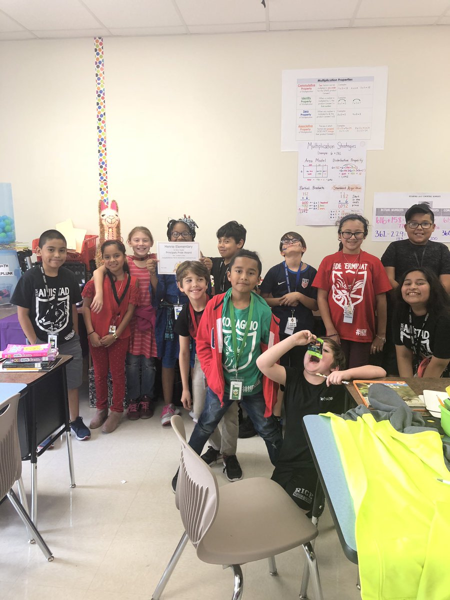 tuckertotsin106's tweet image. Our class earned the principal’s award for the first nine weeks! Woot woot! So proud of all of the kiddos! #llamamathadventures #llamasdoingwork #henriehawks #MISD