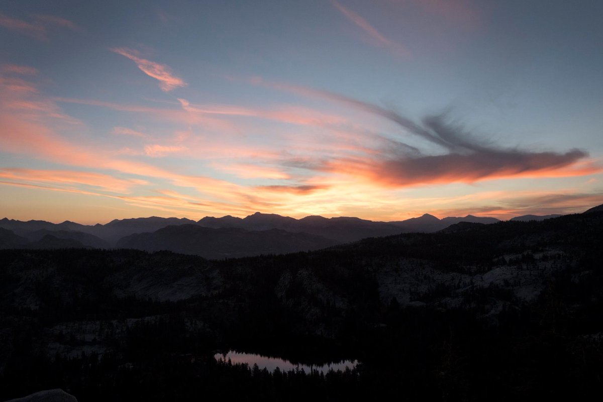 YosemiteNPS's tweet photo. Where is your favorite spot in Yosemite to watch the sunset? Ready...go! https://t.co/lwhylHw4UK