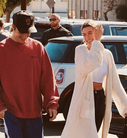 rhodedior's tweet photo. happy unproblematic couple https://t.co/6vBDTEKGSn