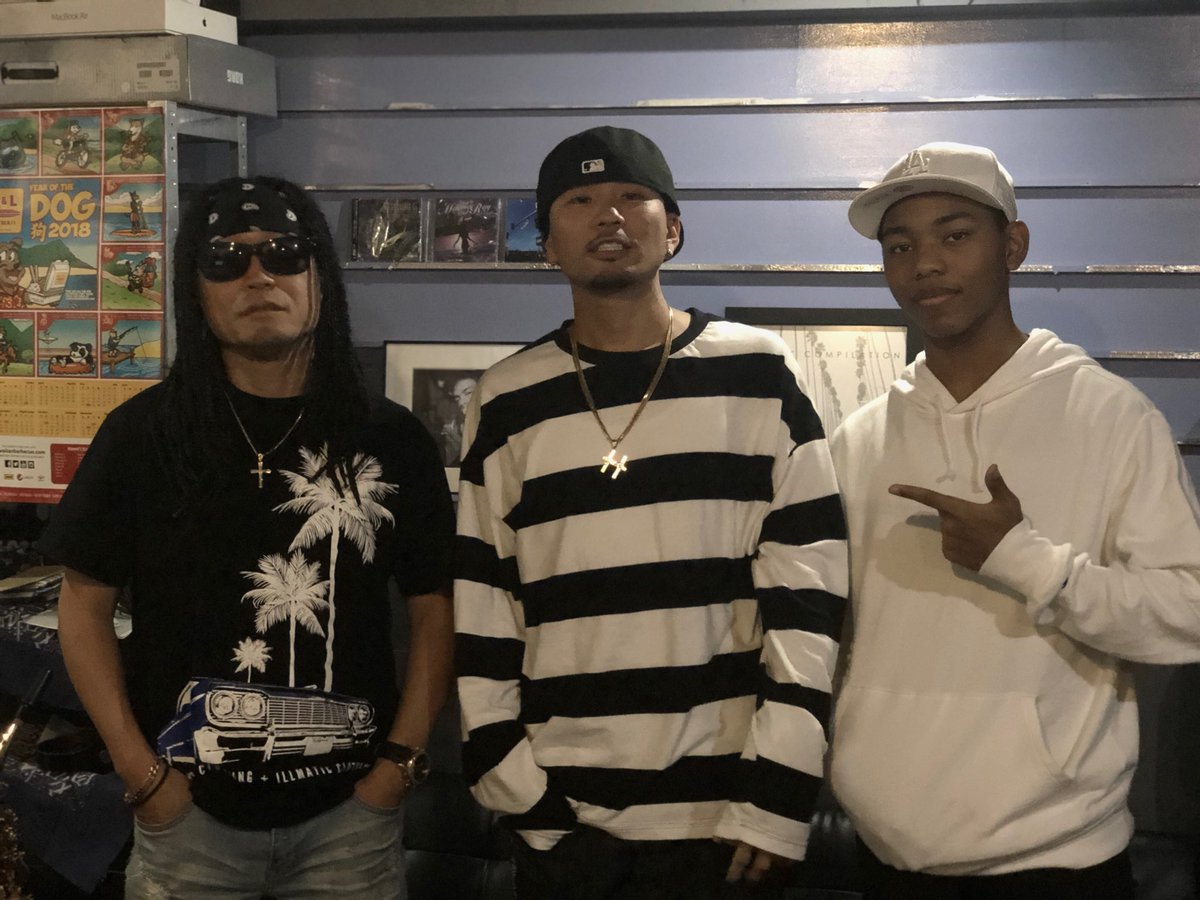 KOHKI_Official_'s tweet photo. What’s up !!
KOHKI です👌
昨日はDJ PMX, そしてMr. Low-D と新曲のレコーディングをしてきました!
めっちゃ良い曲なので楽しみにしててください!
I recorded a brand new music yesterday with DJ PMX, and Mr. Low-D
Had a nice time with these tow legends in Japan
#kohki #mrlow-d #djpmx https://t.co/yTbmQBsG7v