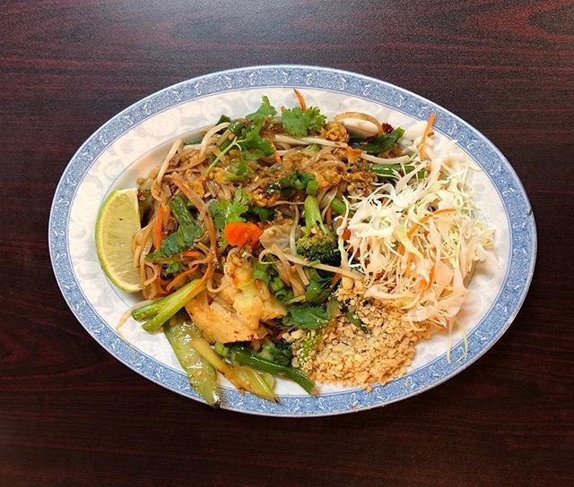 Lompoc_eats's tweet image. We love the Pad Thai Veggies 👌 #lompoceats #local #restuarant #food #vegan #veggies ift.tt/2QYzPIZ