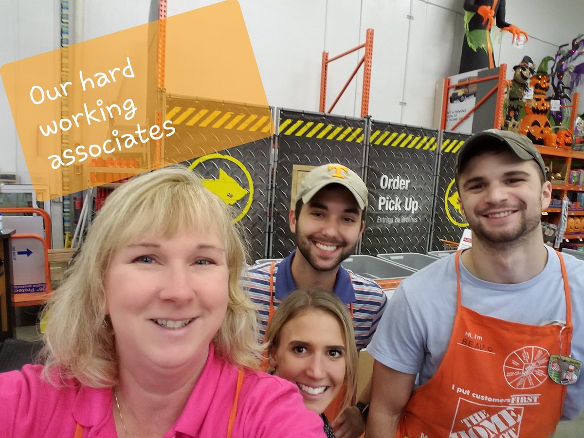Service desk, garden and deliveries represented!! #0724