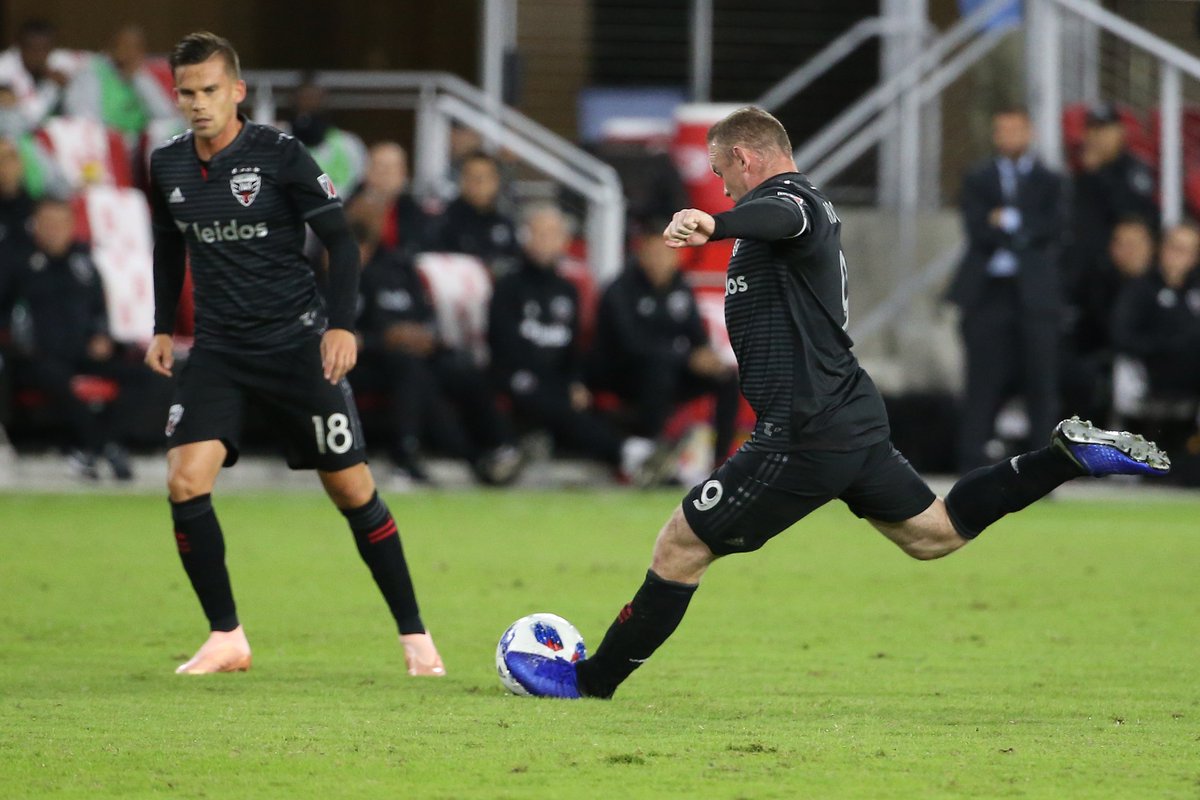 This is the 13th season in @WayneRooney's career in which he's scored 10+ goals. Iconic.   #DCU | #DCvTOR 1-0 https://t.co/QCkqiJ7mIy