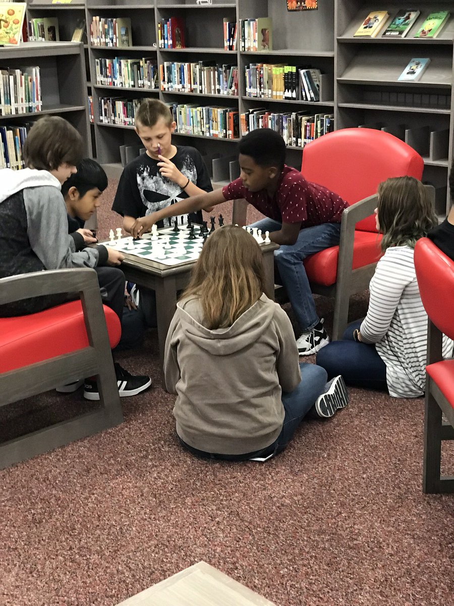 MediaNjm's tweet image. Seventh graders sharing strategy and books today! #LibraryViews #MediaInTheMiddle #NoJoFamily