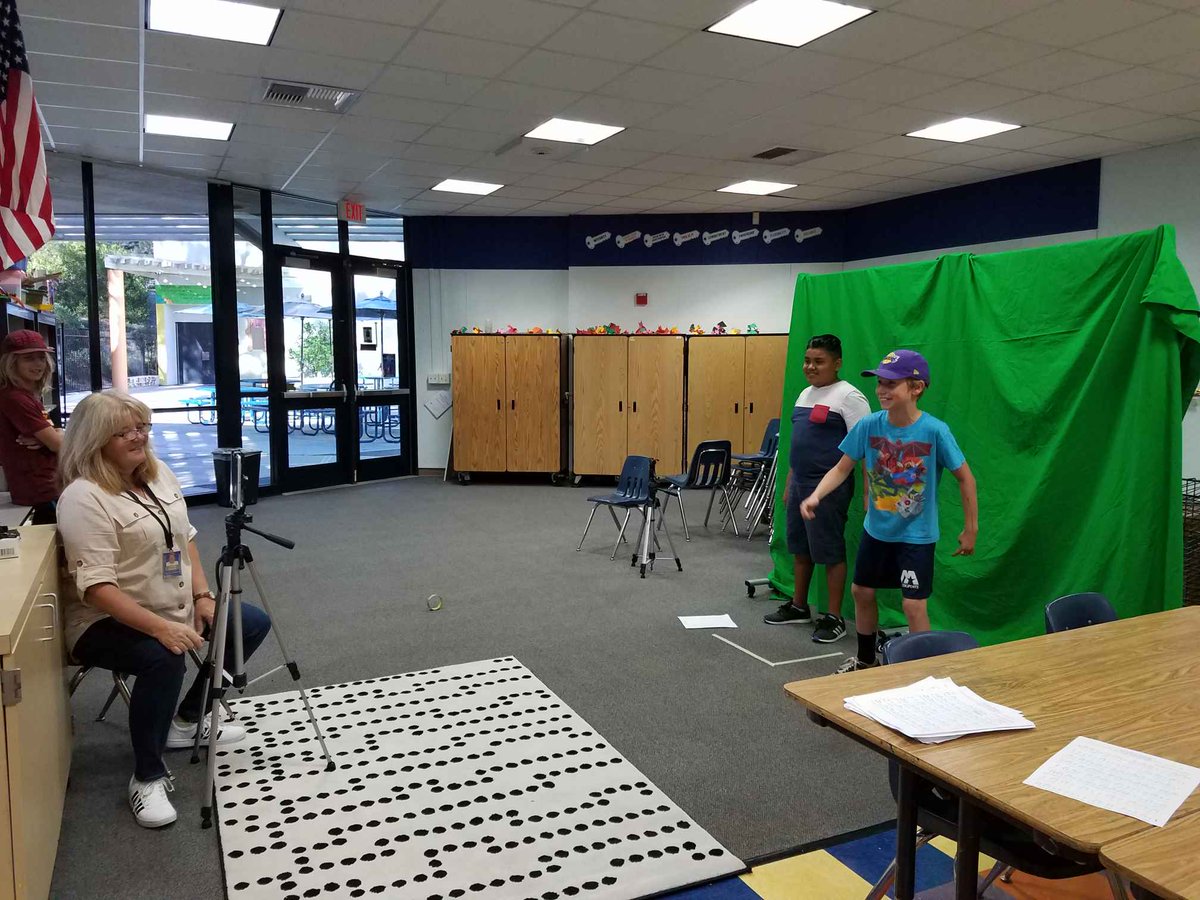 TamaraLRadford's tweet photo. 6th grade Ss collaborated on an original cell rap where they composed music and wrote lyrics. Ss then performed and recorded the rap in front of the green screen to be inserted into their video. This was so much fun! #dmusd #delmarhillsk6 #dmhasteam #6thchat #edchat https://t.co/n4QSB1nOP5