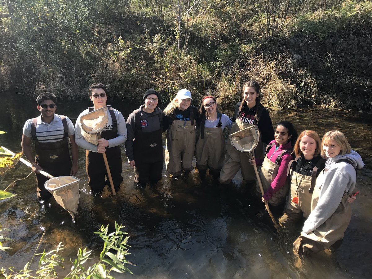 suzpowers's tweet photo. APES students out and about! Collecting data for the Flint Watershed Coalition;) Making a difference. #GBHSOurStory #flintwatershedco https://t.co/ICM57WRfcq