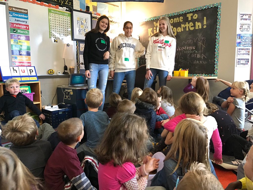 ryguy12's tweet image. Thank you @SalineGerman for teaching us about life and school in Germany. These 5 year olds have so much curiousity about the rest of the world! #wmlearn #SASCompass #globallyconnected @mrballsaline @MrsWaltzsClass