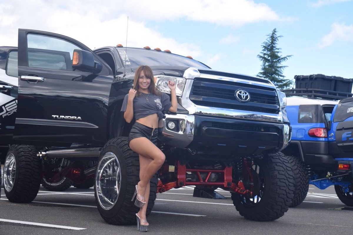 Usトヨタ専門店flexdream仙台東 على تويتر クロスファイブ In 宮城でのヤバすぎる タンドラ をご紹介 キャンギャル 立花未来 さん みきてぃ がッ 当店のタンドラもご紹介 10ｙタンドラ クルーマックス リミテッド オシャレなレッドロックレザーのシート
