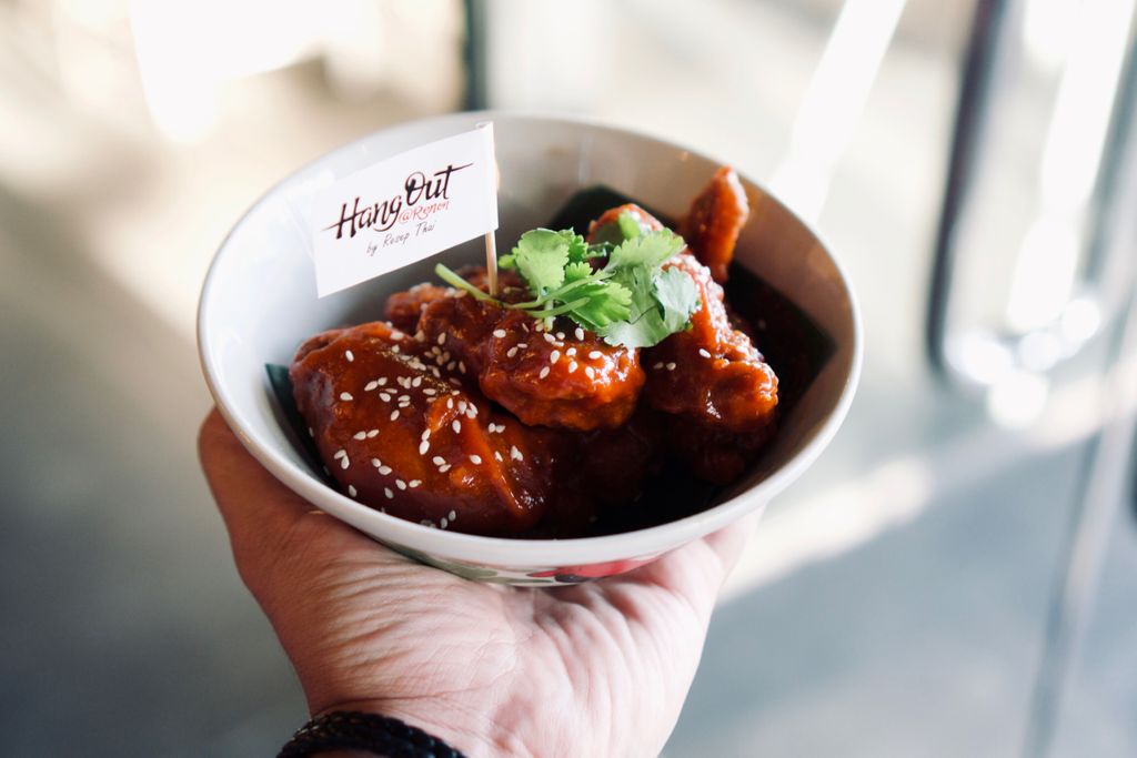 Your Favorite Bangkok Wings 🍗 🌶 What’s your favorite spicy level? SD, SMP, SMA or Univeritas? 😁