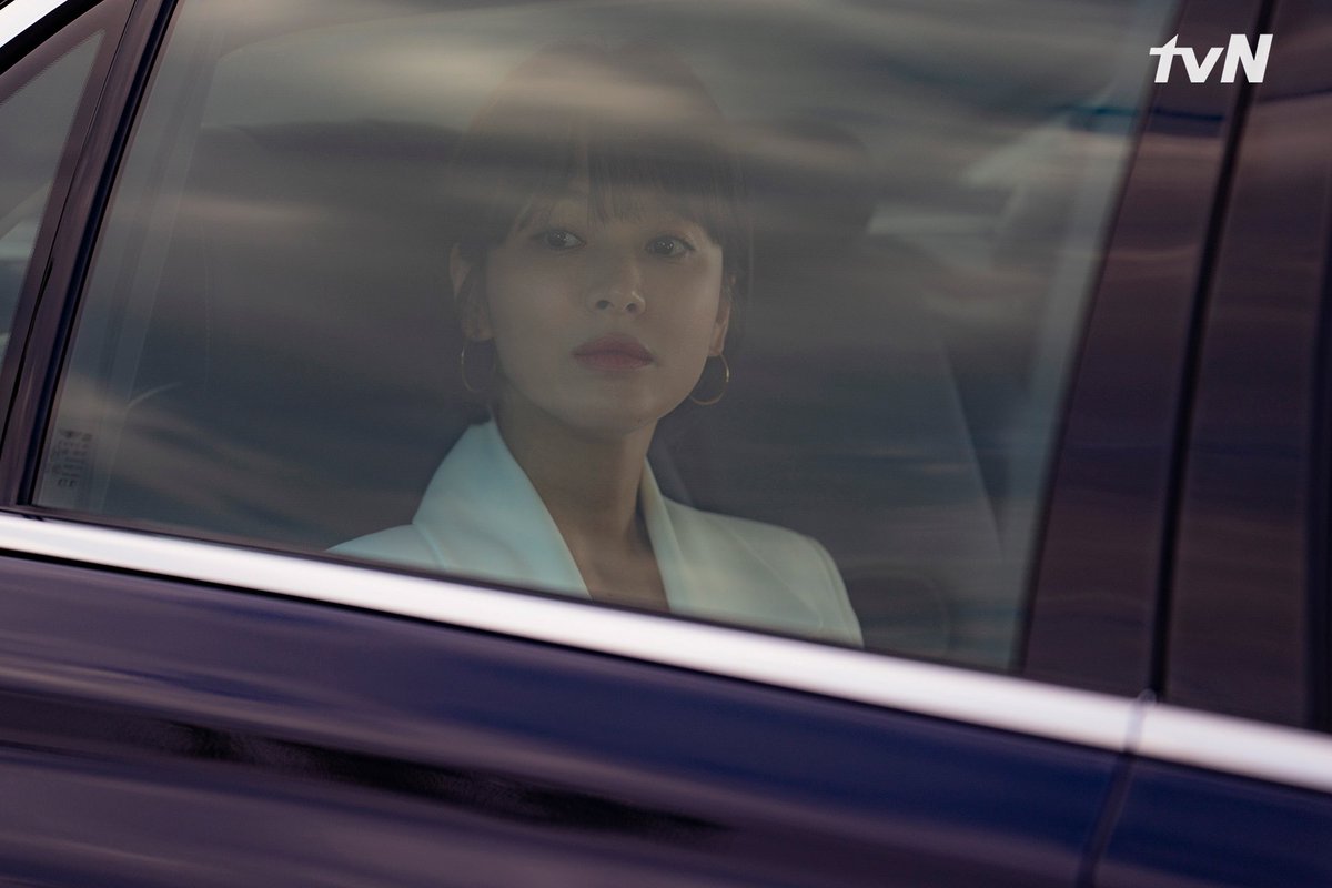 CJnDrama's tweet photo. 출근길도 화보로 만들어버린 차수현 대표님♥
11월에 만나요
#tvN #새수목드라마 #남자친구 #송혜교 #박보검 https://t.co/qScGarkoxy